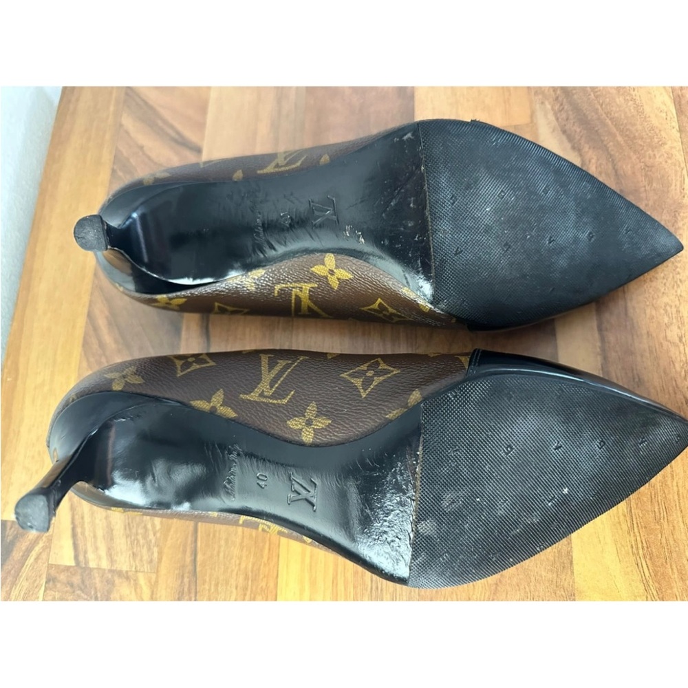 LOUIS VUITTON Brown LV Monogram Canvas Black Patent Leather Pointed-Toe Pumps 40 - Picture 11 of 11